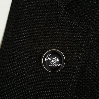Lapel-pin Carpe Diem