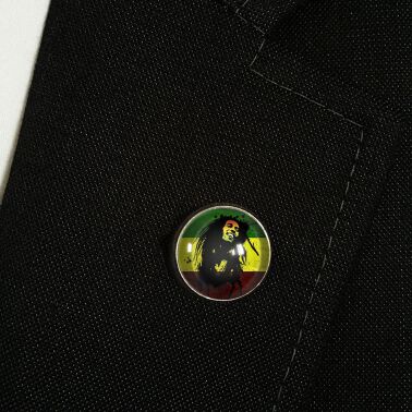 Lapel-pin Bob Marley