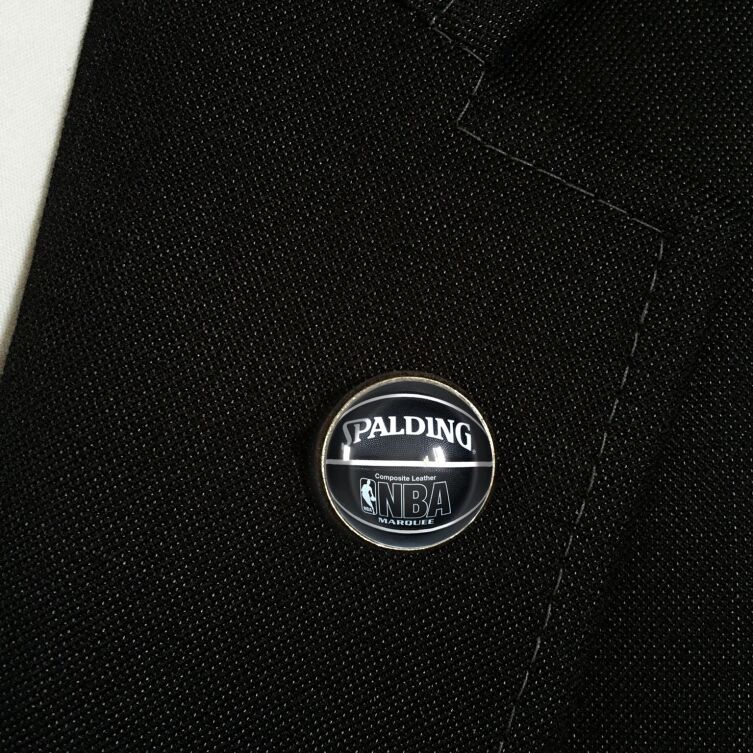Lapel-pin basketball