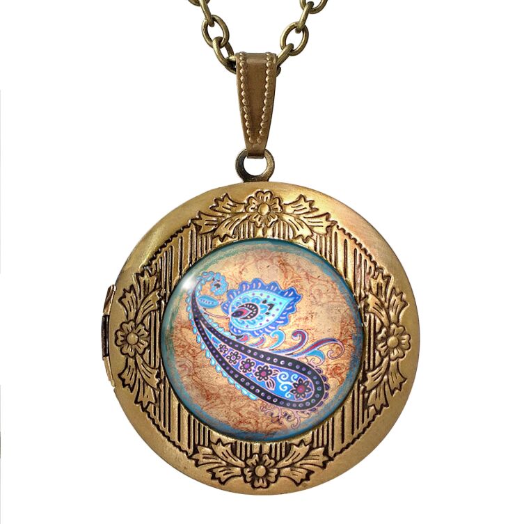 Oriental cashews locket