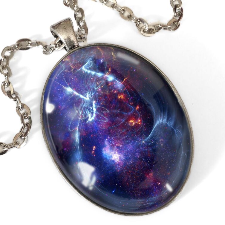Pendentif ovale Nebula