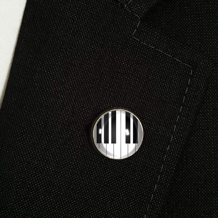 Lapel-pin piano