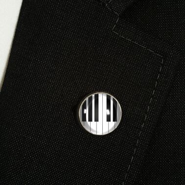 Lapel-pin piano