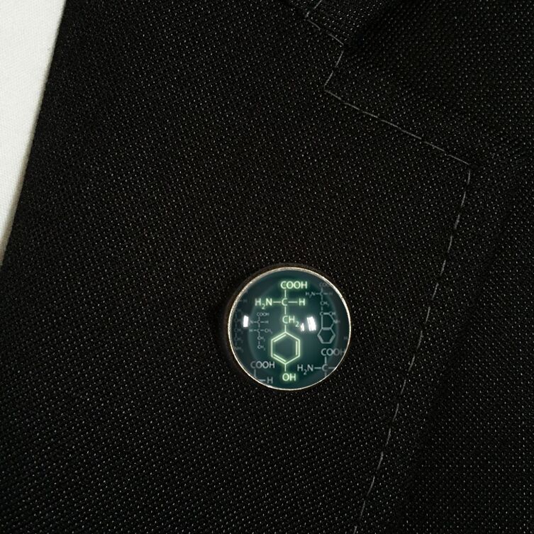 Lapel-pin anker